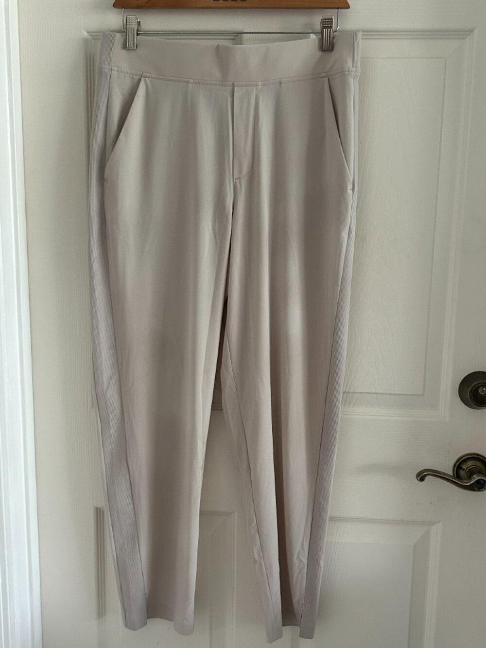 Athleta Tan Brooklyn Mid Rise Ankle Pant Size 8  Wrinkle-resistant, stretch fabr